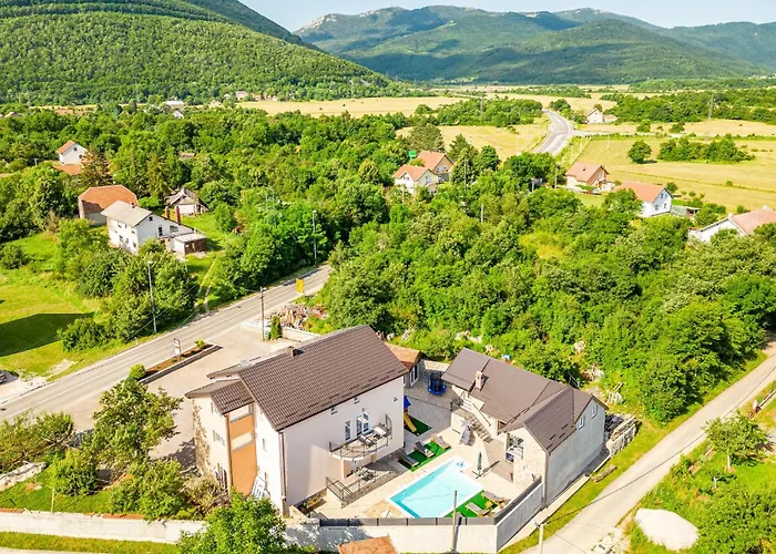 Cozy In With Sauna Gračac