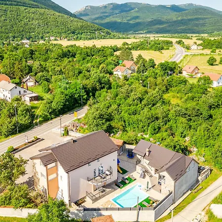 Cozy In With Sauna Gračac