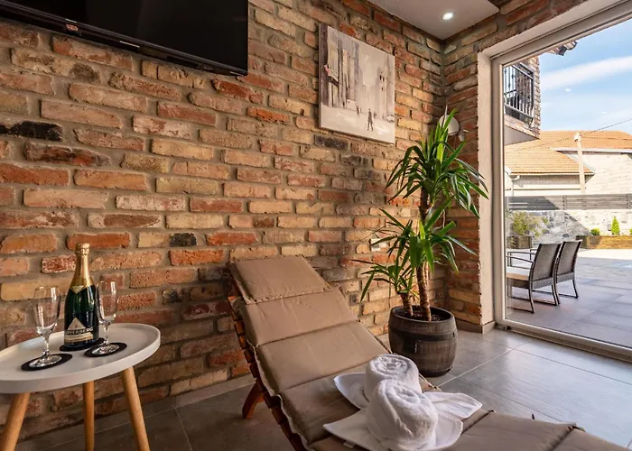 Cozy In With Sauna Gračac