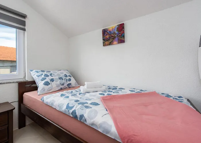 Cozy In With Sauna Gračac